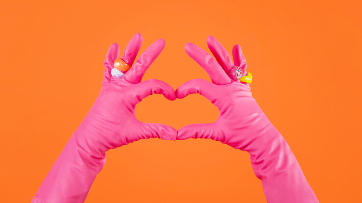 cleaning pink gloves 