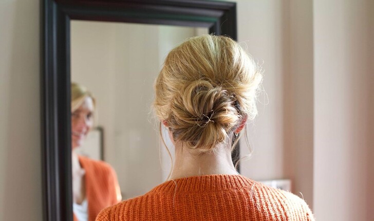 Femme avec chignon