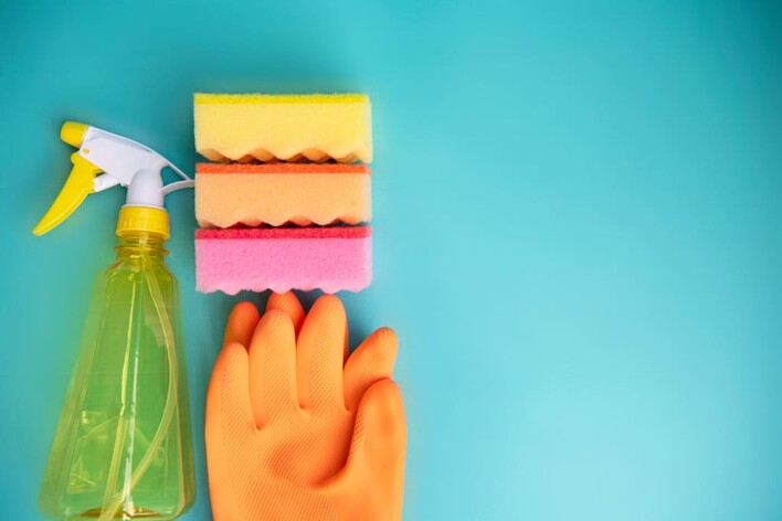 Bathroom cleaning equipment