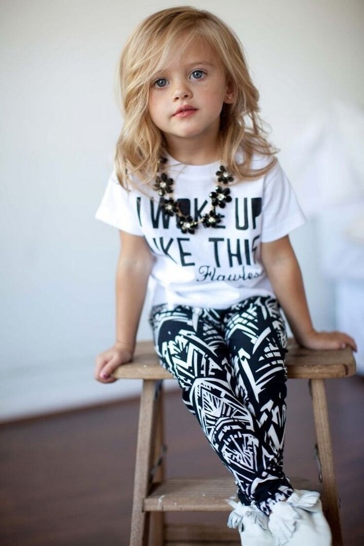Coiffure enfant fille mèche