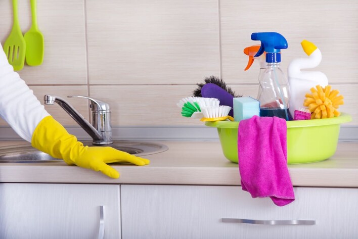 cleaning equipment for cleaning kitchen