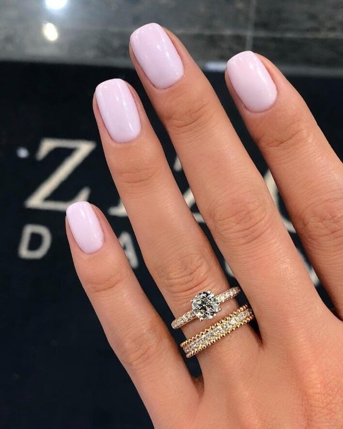natural nail shape 