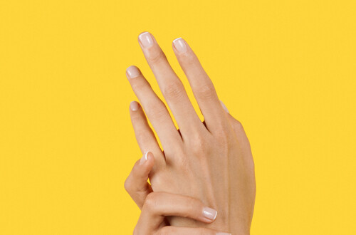 Dépose de faux ongles à domicile
