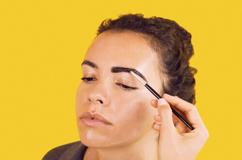 Teinture des sourcils à domicile