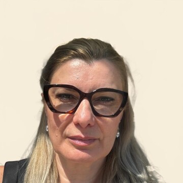 Domestic cleaner, Gascoigne - Ivelina