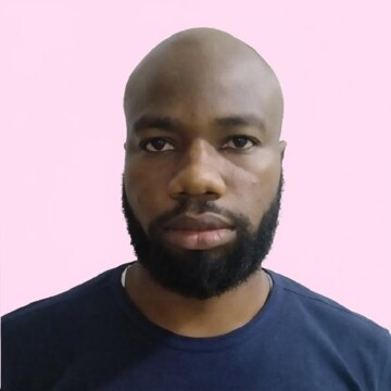 Domestic cleaner, Biscot - Hezekiah