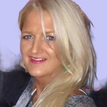 Hairdresser at home, Brixton Hill - Cindy