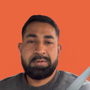 Domestic cleaner, De Bruce - Mohamed Ifan
