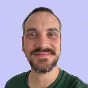 Massage & Domestic cleaner, Trinity London - Anthony