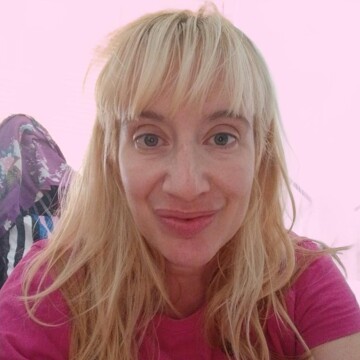 Domestic cleaner, Chalkwell Southend-on-sea - Myfanwy