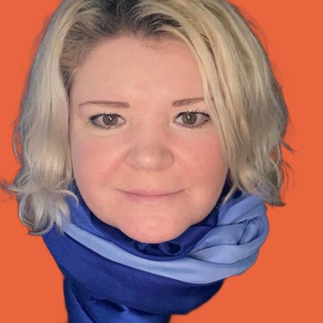 Domestic cleaner, Marine Adur  - Anna