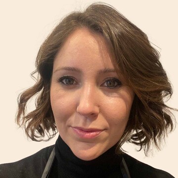 Hairdresser & Beautician at home, Trinity London - Monize Berta