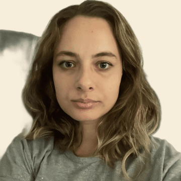 Domestic cleaner, Farnworth Bolton - Thuany