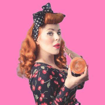 Hairdresser at home, Weavers - Cecilia