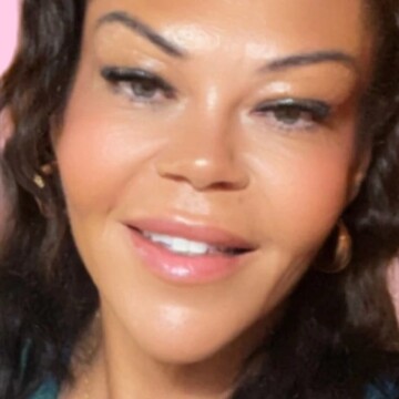 Domestic cleaner, Ardwick - Neve