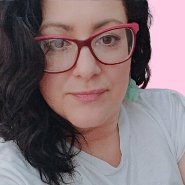 Domestic cleaner, Ashford Town - Adina