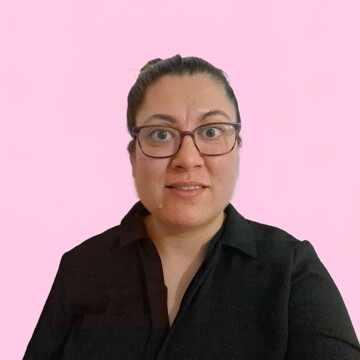 Domestic cleaner, Vange - Andreea