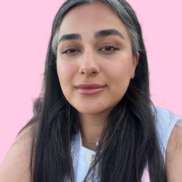 Hairdresser at home, Thames London - Niloufar