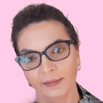 Domestic cleaner, Page Moss - Luminita