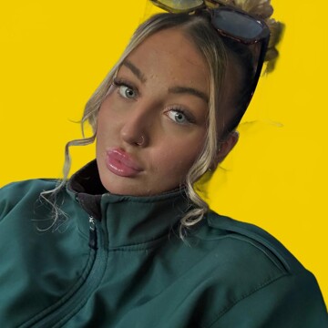 Domestic cleaner, Manor Park Rushmoor - Kelsie