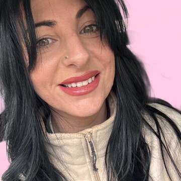 Domestic cleaner, Ambien - Danielle