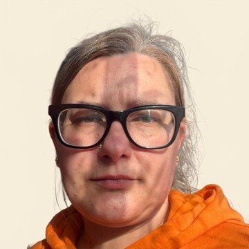 Domestic cleaner, Bentley - Elena