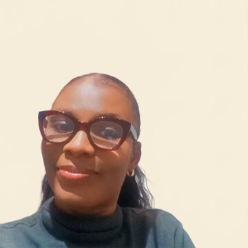 Domestic cleaner, Waddon - Oghor