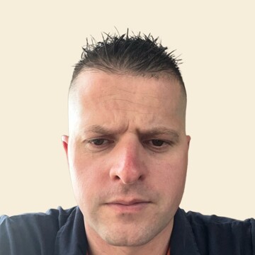 Domestic cleaner, Beaconsfield North - Darren