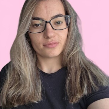 Domestic cleaner, Bounds Green - Mihaela Peste