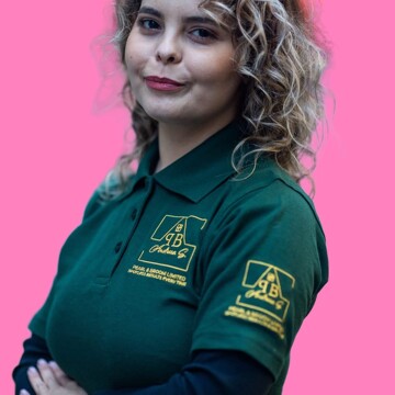 Domestic cleaner, Harold Wood - Andreea