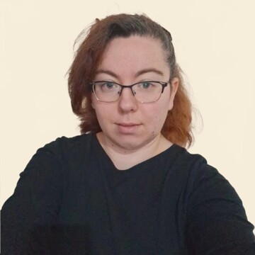 Domestic cleaner, Garrison - Andreea