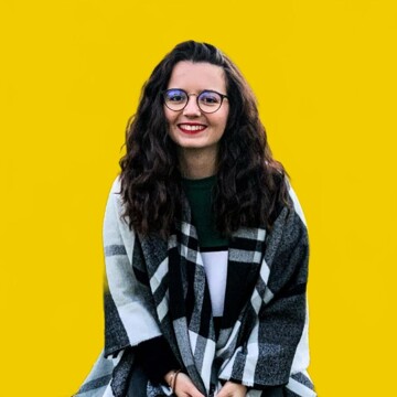 Nounou à domicile, Muy - Mina