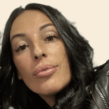 Coiffeuse & Esthéticienne à domicile, Paris 20e Arrondissement - Sandy