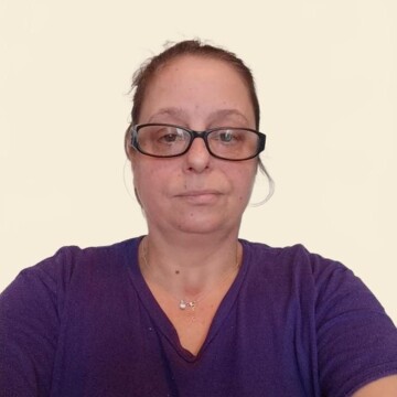 Aide ménagère à domicile, Colombes - Melanie