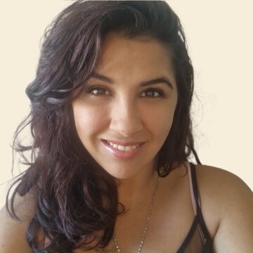 Nounou & Aide ménagère à domicile, Vannes - Ines